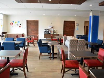 Express & Airport - Brier Creek By Ihg 2*